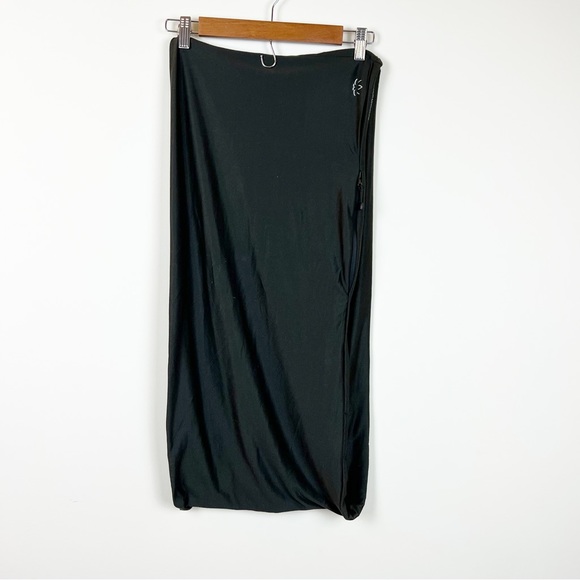 Beyond Yoga Zip Pocket Stretchy Infinity Scarf Charcoal One Size - Picture 3 of 7